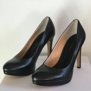 Banana Republic Classic Black Leather Pumps Heels Rounded Toe Size 8
